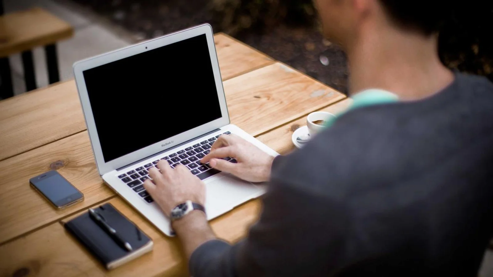 Slim 4 vs Laravel: Quando escolher um micro-framework